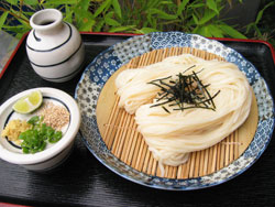 美曽乃の団蔵うどん