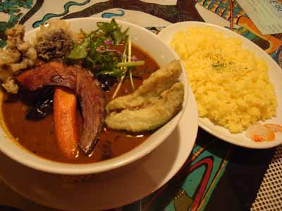 GOMBEI SPICE スパイシーヤード チーズイン納豆バーグとごはん