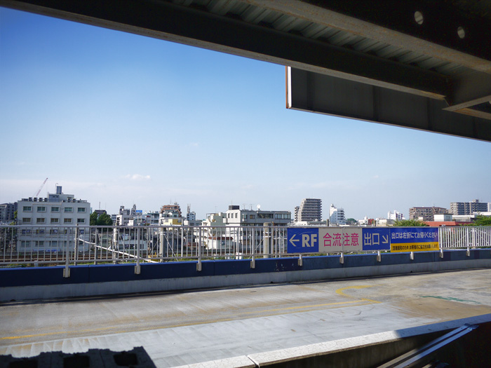 島忠駐車場