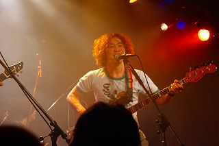 20101019_212755_55.0mm_F-5.6_ISO1600_EV0.0_PENTAX K-x