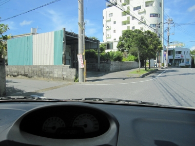 従業員駐車場への路地 001 (13).jpg