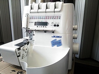 刺繍サービス バッティング手袋 JUKIロックミシンMO-1000ML | maximise.mu
