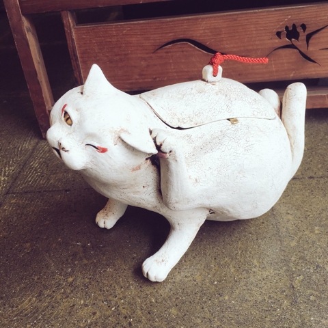 猫 蚊遣り器