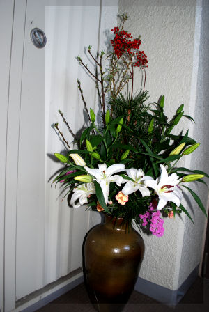 3月30日イースターカクタス 花言葉 復活の喜び 玄関のお花 ハピネス北原 オフィシャルブログ