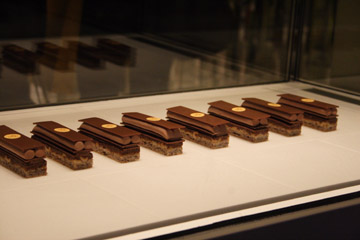 チョコレートケーキ『PIERRE HERME PARIS』