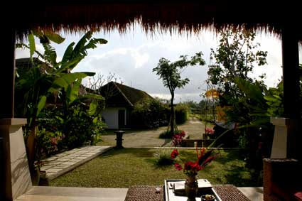 ナンディニ リゾートアンドスパ(Nandini Resort & Spa hotel Bali)エントランス