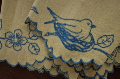 鳥の刺繍の棚飾り布、ジャーマンケルシュ 他入荷しました 鳥の刺繍の棚飾り布、ジャーマンケルシュ 他入荷しました