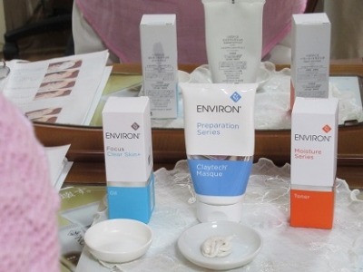 毛穴の黒ずみ 開き てかり ある日のご相談 エンビロン アンチエイジング ニキビ フェイシャル 愛知県