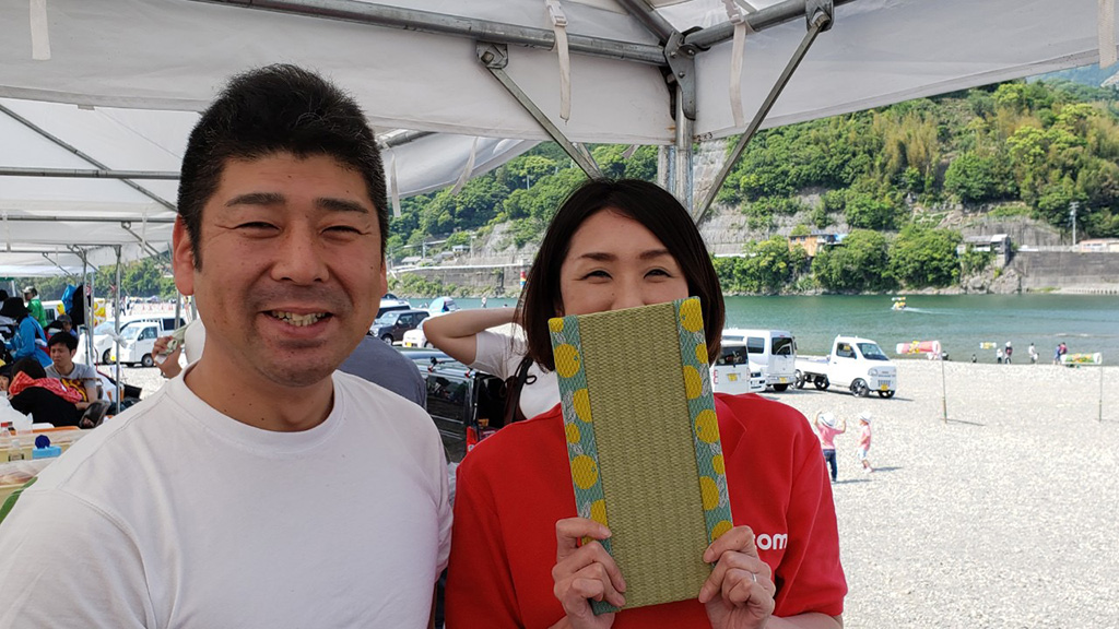 高知のドコモショップ CSR 地域 紙のこいのぼり祭り 仁淀川 仁淀ブルー いの町商工会、青年部