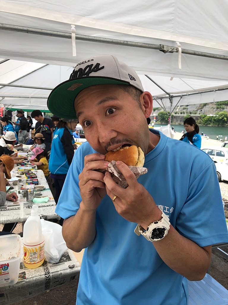 高知のドコモショップ CSR 地域 紙のこいのぼり祭り 仁淀川 仁淀ブルー いの町商工会、青年部