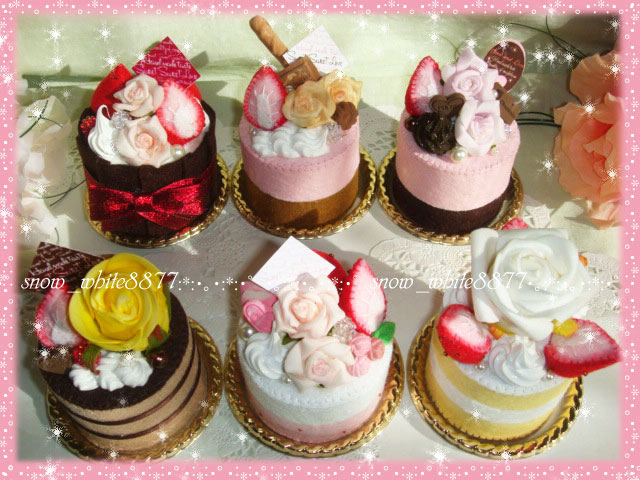 ハンドメイド 薔薇と苺の丸ケーキ6個 フェルト v snowのアトリエ