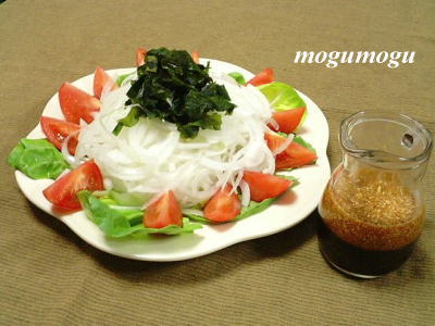 玉葱サラダとゴマドレ