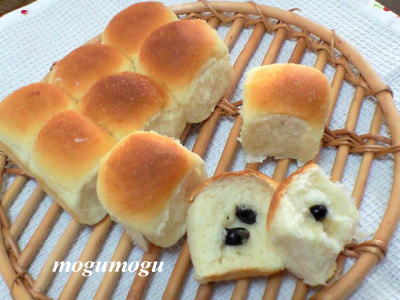 ちぎり黒豆パン