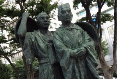 芭蕉翁と曽良 福島駅前