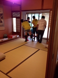 見学中