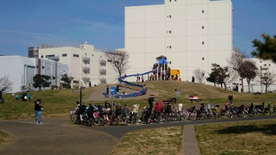 大森ふるさとの浜辺公園の長いすべり台画像