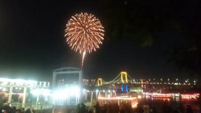 お台場の冬の花火の画像