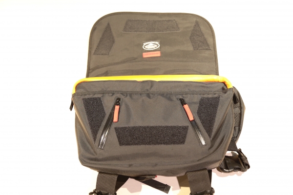 SHINICHIRO ARAKAWAメッセンジャーバッグ: KUSHITANI 横浜店