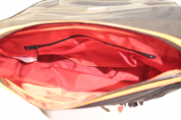 SHINICHIRO ARAKAWAメッセンジャーバッグ: KUSHITANI 横浜店