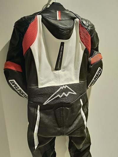 NEW K-0079XX ソードスーツ : KUSHITANI 横浜店 | KUSHITANI