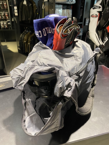 クシタニ　ヘルメットバッグ 限定商品入荷のお知らせ：KUSHITANI横浜店 | KUSHITANI