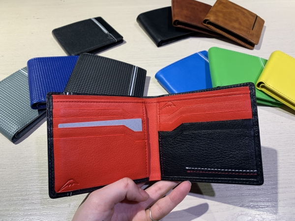 【最安値に挑戦】 パフォーマンスストア限定革小物紹介part2：KUSHITANI横浜店 アクセサリー