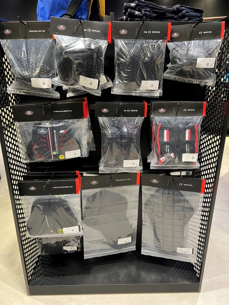 K-4452 ネオレーシングブレストパッド再入荷しました！：KUSHITANI横浜