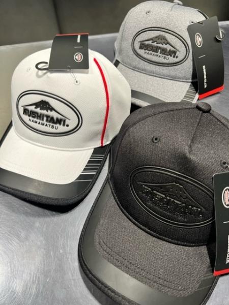 スポーツとフラット、どちら派ですか？：KUSHITANI横浜店 | KUSHITANI