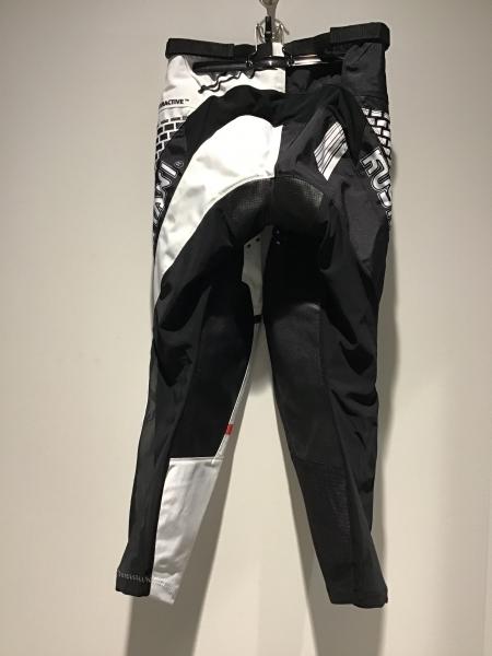 新商品ムーブオフロードパンツ入荷のお知らせ：KUSHITANI横浜店