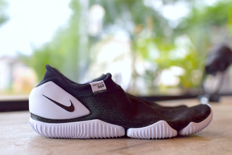 nike aqua socks 1989