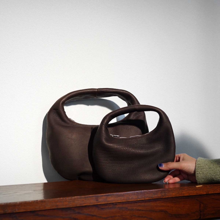 Aeta / 定番デザインを上品なブラウンで。 | 1989 blog Aeta / 定番デザインを上品なブラウンで。 | 1989 blog