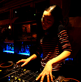 Mambongo! 3/1 DJ kiki