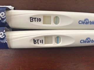 ブルー うっすら クリア クリアブルーフライング検査陽性画像。流産した時と出産した時を見比べる。