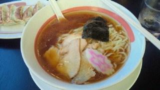 極旨醤油ラーメンと餃子