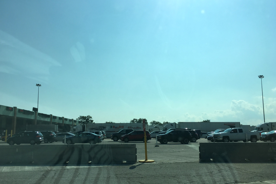カナダ→アメリカ陸路(車)再入国2.jpg