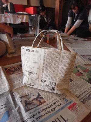 新聞紙のペーパーバック.JPG