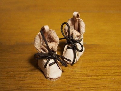 小さな革靴.jpg
