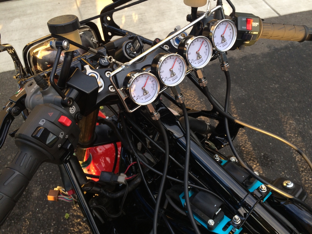 ブラック10 左 GPZ900Rニンジャ純正エンジンカバー左メラミン塗装で仕上げてあります