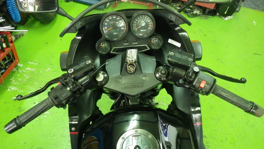 GPZ750R 900R初期 純正ハンドル （S田さん号 GPZ900Rニンジャの