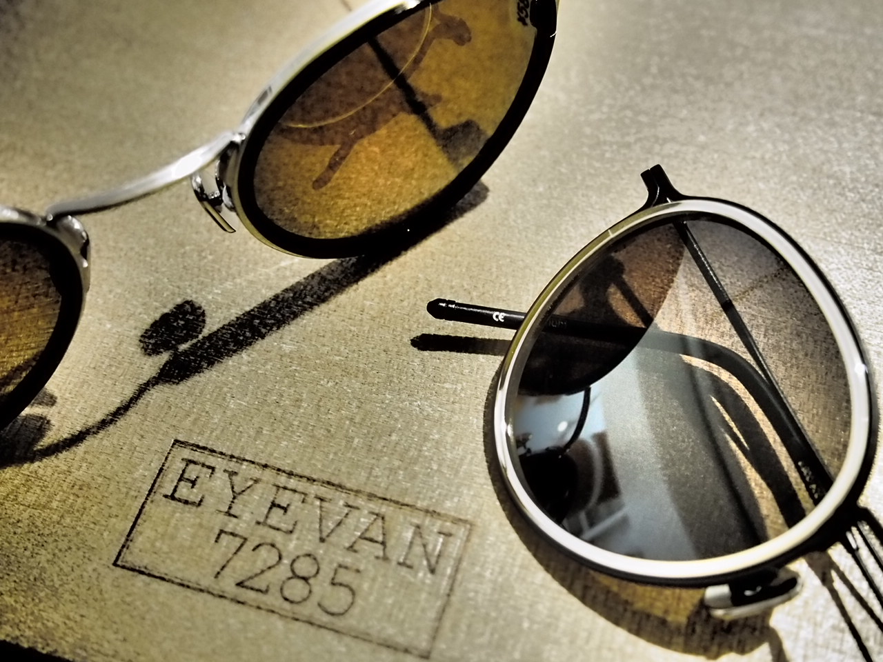 EYEVAN7285  