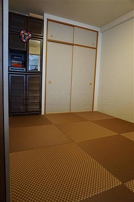 【縁無し琉球畳ダークブラウン6帖間施工例】大阪大東市家庭用国産畳専門店いまどきの畳屋さんうえむら畳3
