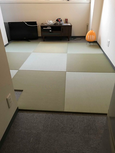 極薄縁無し琉球畳:タイルカーペットからニッポンの床に模様替え:大阪のイマドキの畳屋さんうえむら畳6