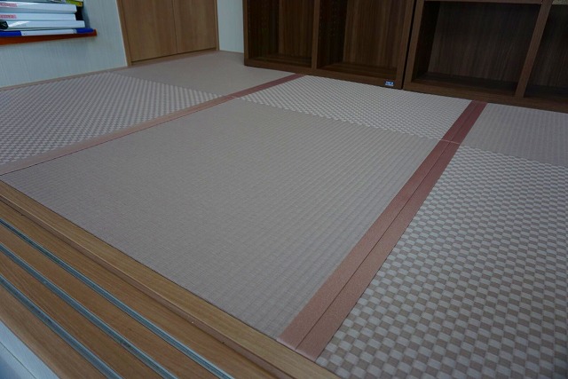 カラー縁無し琉球畳では無いカワイイお部屋に模様替え。(小上がり3帖間ピンク色市松柄施工事例)6