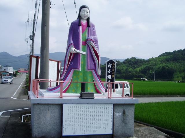 30205aj2202036259_1宮子姫の像.jpg