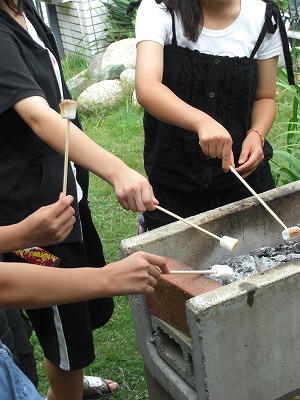 女の子は 焼きマシュマロww
