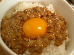 納豆たまごかけごはん