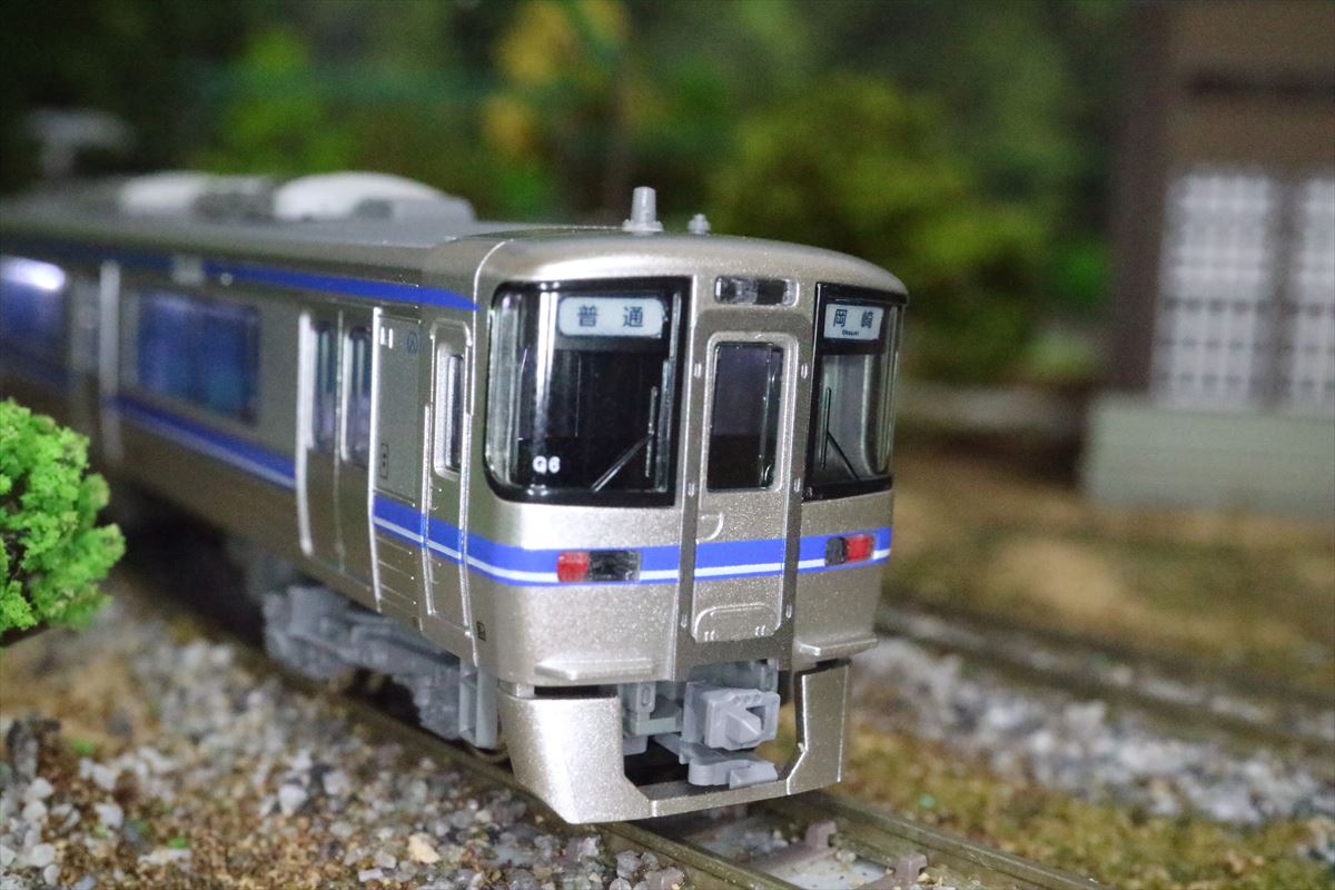 愛知環状鉄道「2000系青帯・緑」（KATO）が「日本の貨物列車」レイアウトに入線しました。 | ワイドビュー東海