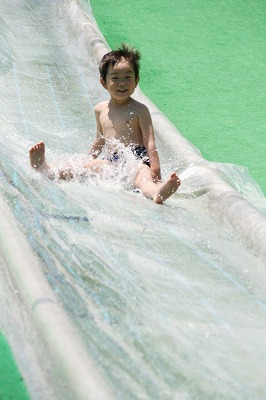 水のすべり台