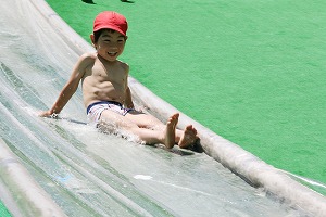 水のすべり台