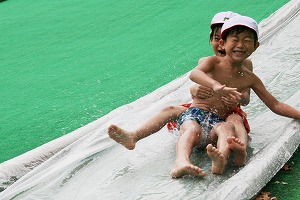 水のすべり台